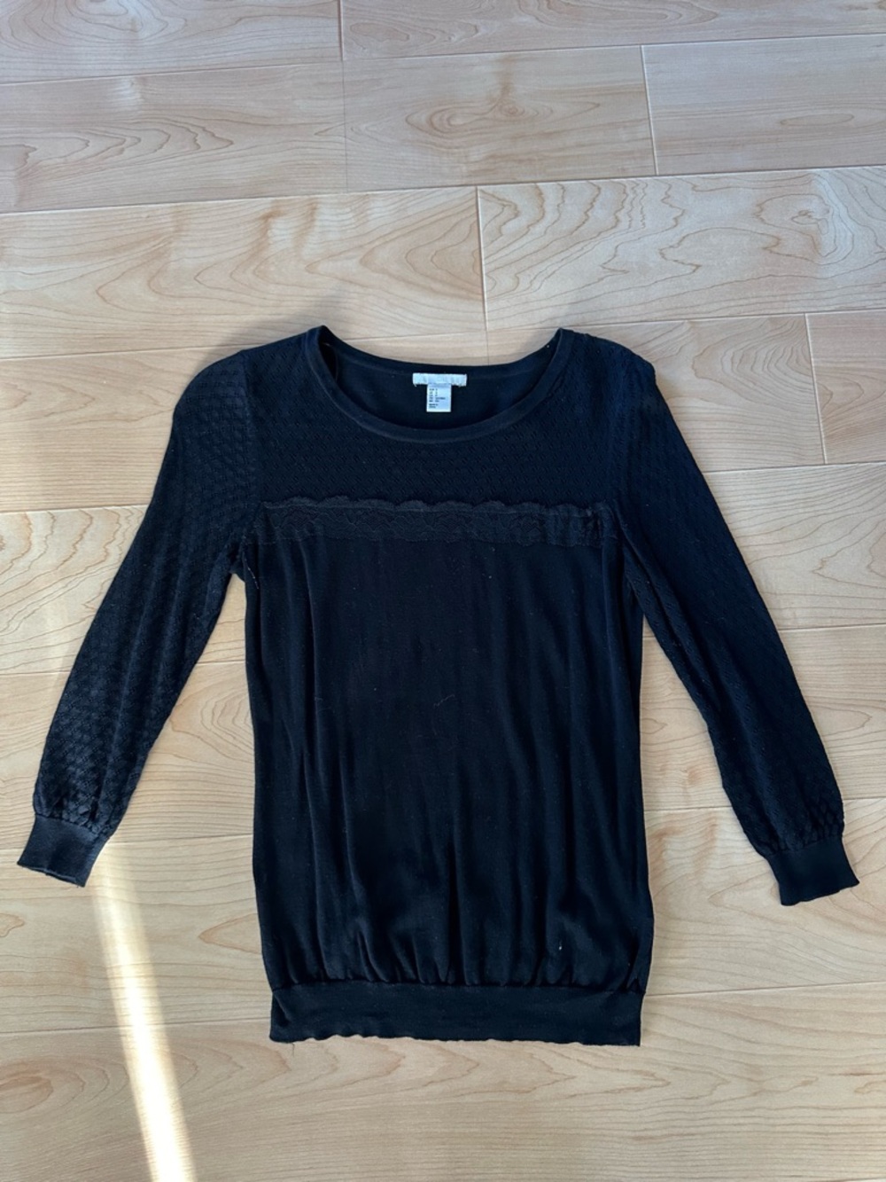 🌺 2/$20 H&M pointelle black sweater size small